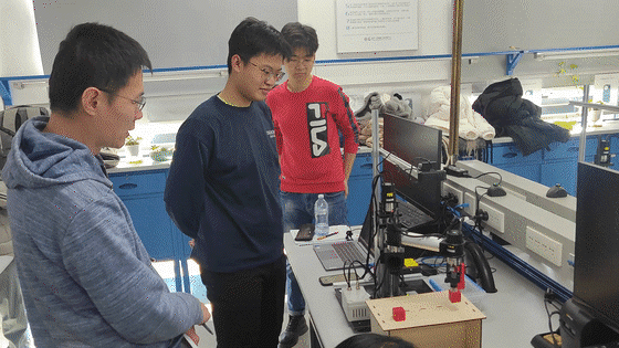 Scara机械臂抓取摆放物品,机械臂控制,机器视觉,Scara桌面机械臂,协作机械臂实现抓取,四轴桌面机械臂,四自由度桌面机械臂,清华大学开设制造工程训练课程,制造工程训练课程,清华大学